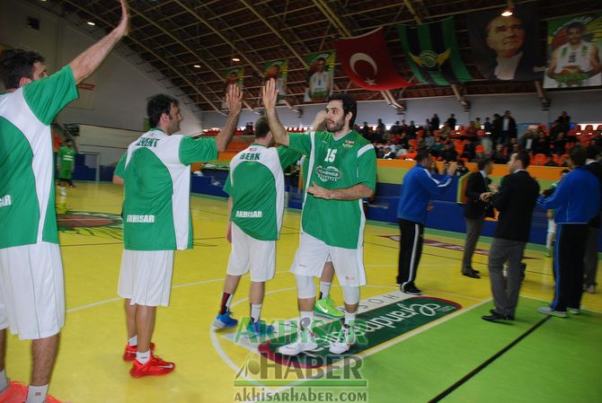 Akhisarlı Devler; YeşilGiresun’u Devirdi